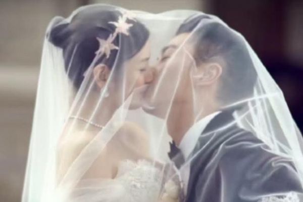 五對明星結(jié)婚照，第三對最甜，最后一對最有夫妻相！