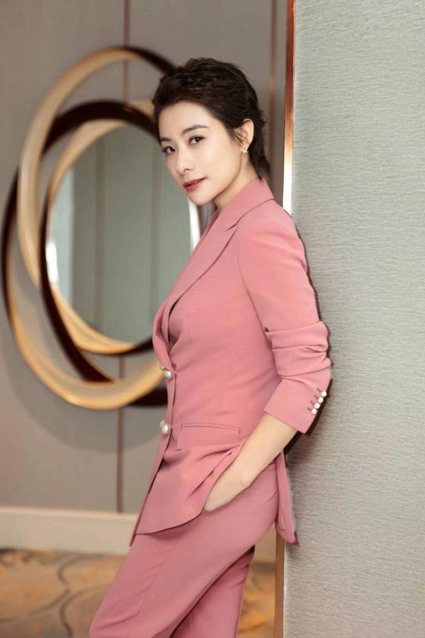 呼吁重视女性健康 体操女皇刘璇亮相2019时尚健康公益活动