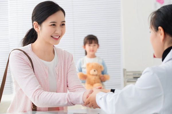 宝宝夹腿综合症挂什么科