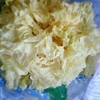 紅棗銀耳湯的做法圖解1