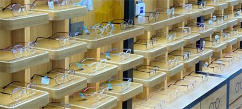多種類型的新樂學(xué)近視防控鏡