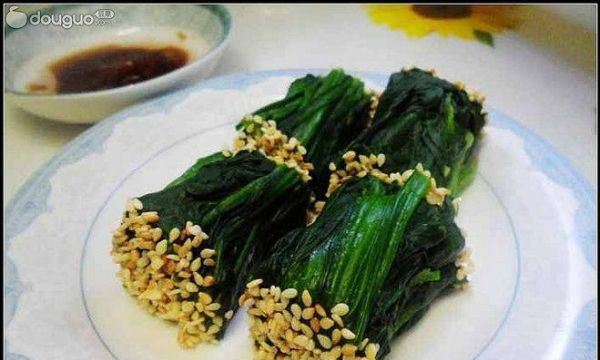 双色芝麻菠菜墩，健康美味不容错过（丰富口感）