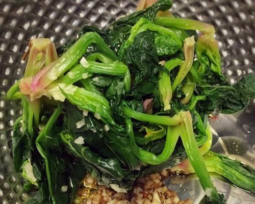 双色芝麻菠菜墩，健康美味不容错过（丰富口感）