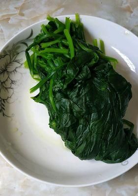 双色芝麻菠菜墩，健康美味不容错过（丰富口感）