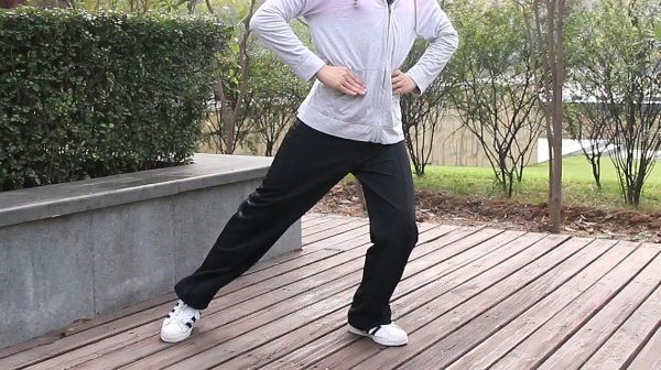 每天堅持左右想瘦踮腳30次，堅持肚子小一圈，瘦的都是脂肪