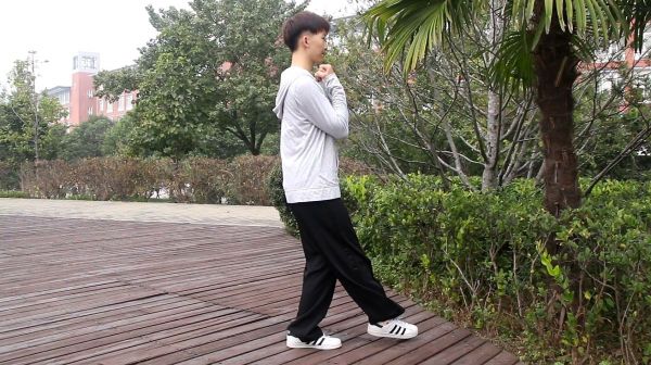 早起空腹做，瘦得是肚子和大腿，專瘦內(nèi)臟脂肪