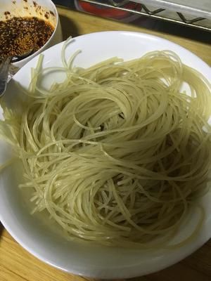 家庭版酸辣粉 味道正宗 干净卫生的做法 步骤1