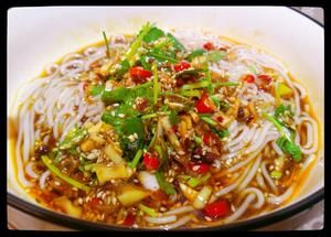 懶人酸辣粉的做法 步驟1