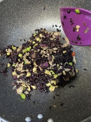 健身低脂黑米牛肉炒飯的做法 步驟6