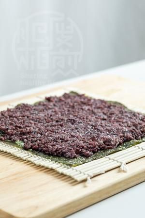 早餐要吃好，厨师长教你做一份营养的黑米卷的做法 步骤4