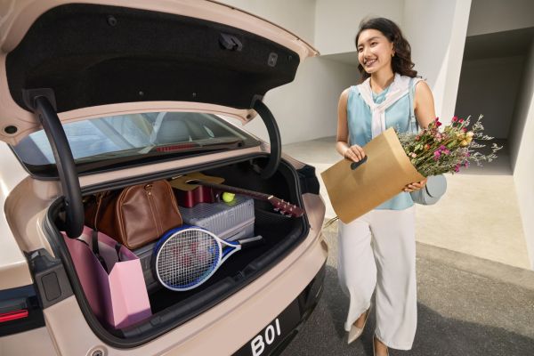 零跑B01正式上市8.98萬起“主流轎車新答案”年輕人新選擇