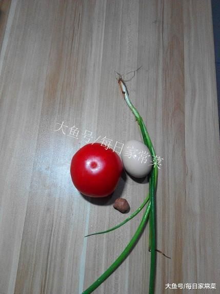 天冷, 來(lái)一碗番茄蛋花湯暖暖胃吧, 雖簡(jiǎn)單家常, 卻也美味營(yíng)養(yǎng)