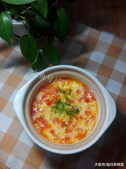 天冷, 來(lái)一碗番茄蛋花湯暖暖胃吧, 雖簡(jiǎn)單家常, 卻也美味營(yíng)養(yǎng)