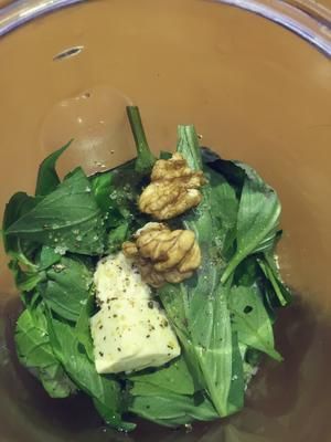 自制白搭西餐必備調(diào)味圣品羅勒醬的做法 步驟3