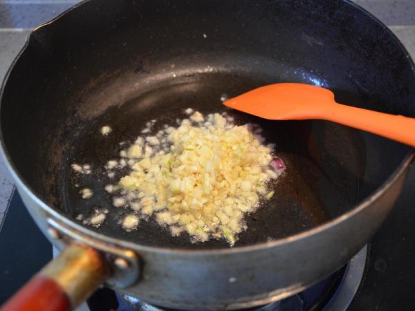 純奶手撕吐司的做法 步驟1