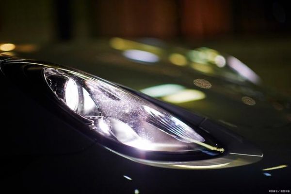 車燈的設(shè)計：光與影的藝術(shù)，安全與美學(xué)的交融-有駕