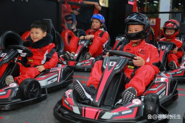 只踩油门可变不成赛车手哦~小朋友们快来学习卡丁车驾驶秘籍吧!-有驾