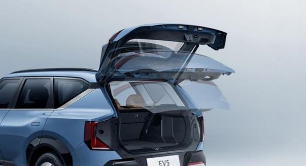 起亞和比亞迪新手買車怎樣選？聽到內(nèi)行師傅這番分析，別再選錯了-有駕