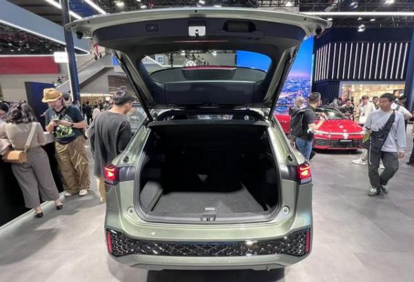 探岳家族煥新來(lái)襲：300TSI限時(shí)13.98萬(wàn)起，全新探岳L更是全面升級(jí)-有駕