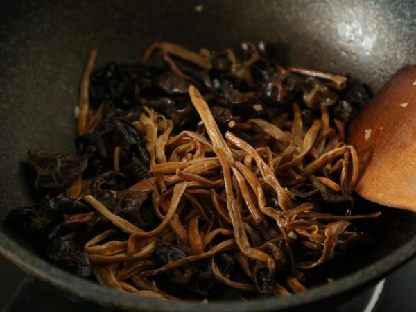 純奶手撕吐司的做法 步驟1