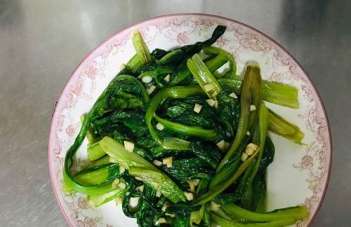 蒜蓉炒油麥菜，營(yíng)養(yǎng)美味的家常菜（以健康為主）