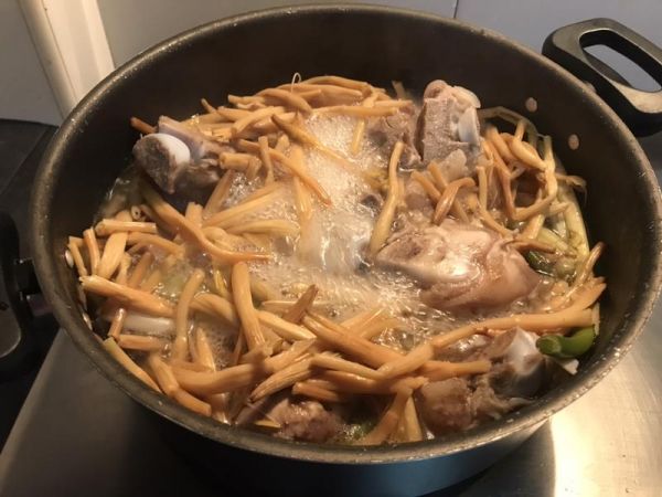 純奶手撕吐司的做法 步驟1