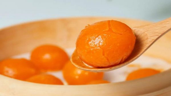 咸蛋黃的功效與作用、禁忌和食用方法