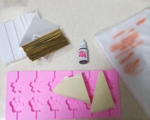 有手就行的巧克力棒棒糖（100％成功，材料少，小朋友也能做）的做法 步驟1