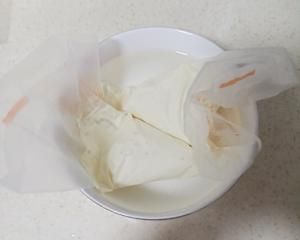 有手就行的巧克力棒棒糖（100％成功，材料少，小朋友也能做）的做法 步驟2