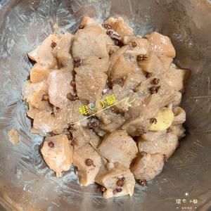 逆天好吃的低脂无油鸡胸肉的做法 步骤2