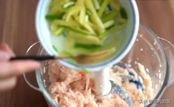 鸡胸肉还能这样吃？做成丸子健康又美味