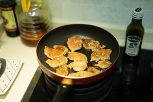 快速制作减脂鸡胸肉的做法 步骤3