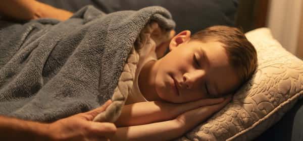 褪黑激素對(duì)孩子是否安全？解析現(xiàn)有證據(jù)