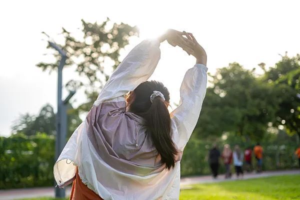 “筋長一寸，壽延十年”！拉伸對健康的好處可能被我們低估了