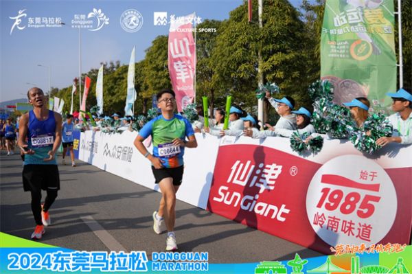 仙津饮料携手冰上冠军，共铸健康未来