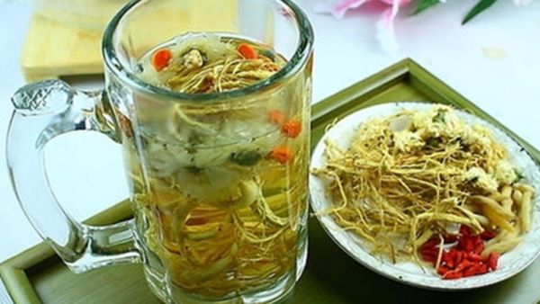 人参泡水喝的功效与作用、禁忌和食用方法