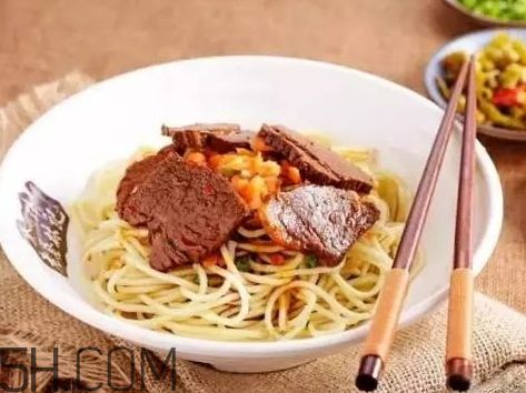 一碗热干面的热量是多少 一碗热干面的成本是多少