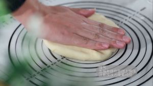 擀面和排气的方法的做法 步骤2