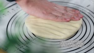 擀面和排气的方法的做法 步骤3
