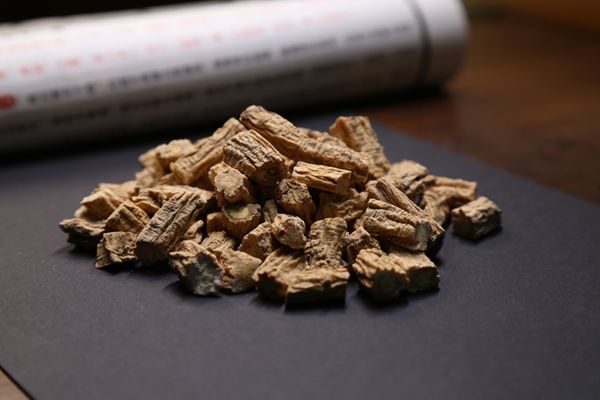 藏红花的4大功效与作用 藏红花的主要作用 藏红花适合哪些人喝