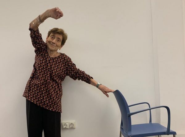 Ejercicios seguros para adultos mayores: Mejora tu movilidad y salud-3