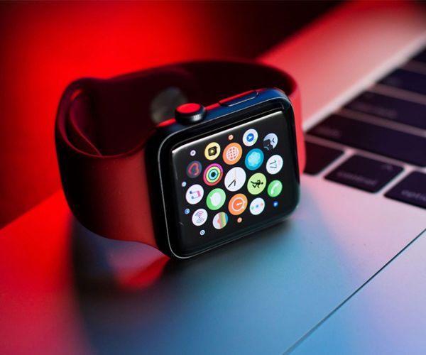 如何在 Apple Watch 4 上分享表盘