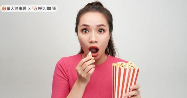 未經調味的原味爆米花，沒有另外加奶油、鹽、糖的話，熱量就會大幅降低，不過玉米也屬於澱粉類，因此在份量上還是要注意。