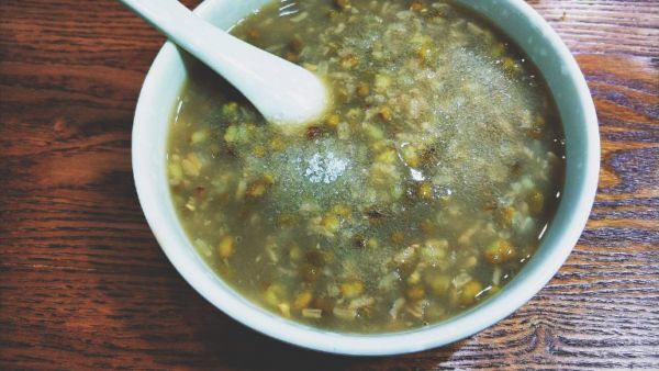 绿豆粥的功效与作用、禁忌和食用方法