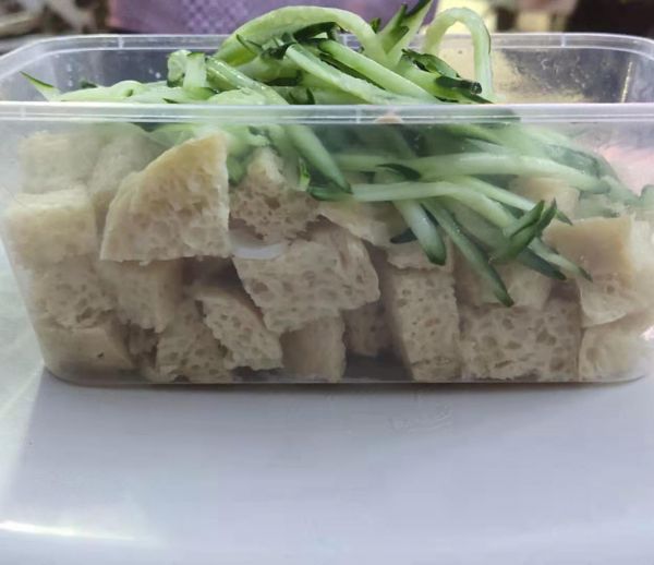 旱黄瓜沙拉制作过程图