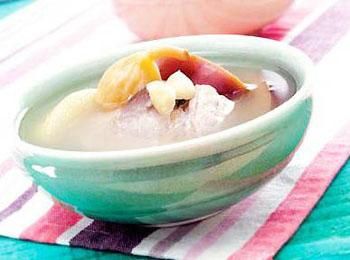苹果雪梨炖瘦肉汤——补充气血美容养颜