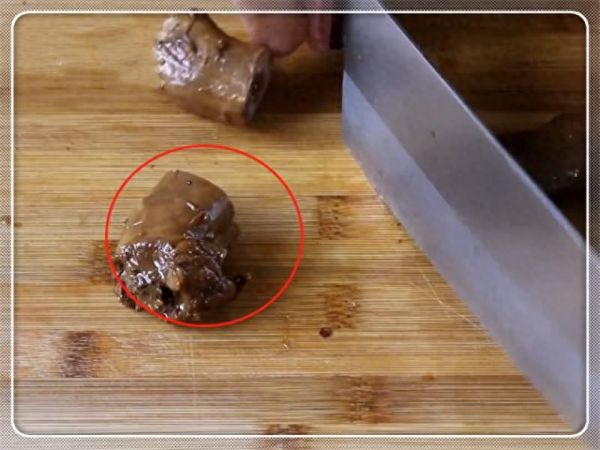 外面卖60一斤的鸭脖，教你自己在家做，麻辣鲜香肉质紧实