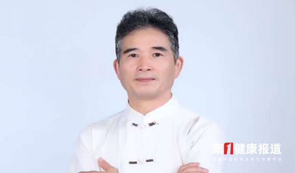 刘翻过中医思维创立刘氏千金针灸疗法获颁健康宣传大使