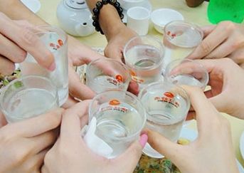 如何鉴别白酒的真假