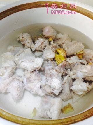 排骨黄豆汤